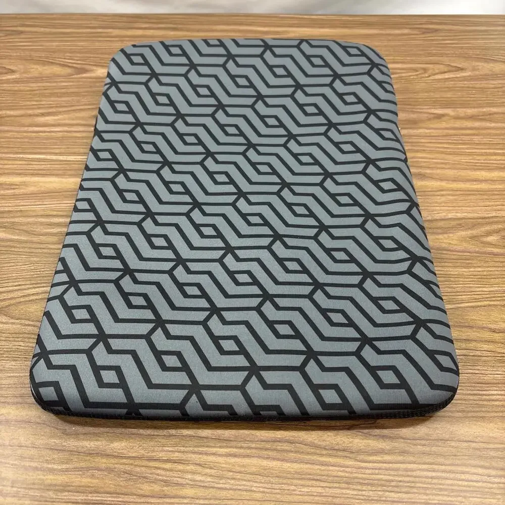 HP L67075-001 14-inch Reversible Gray Geometric/Plain Black Laptop Sleeve Case